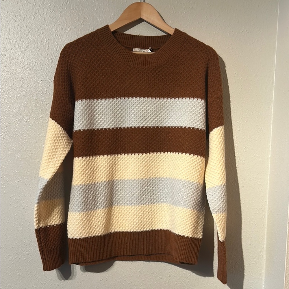 NWT Hem & Thread Knit Sweater